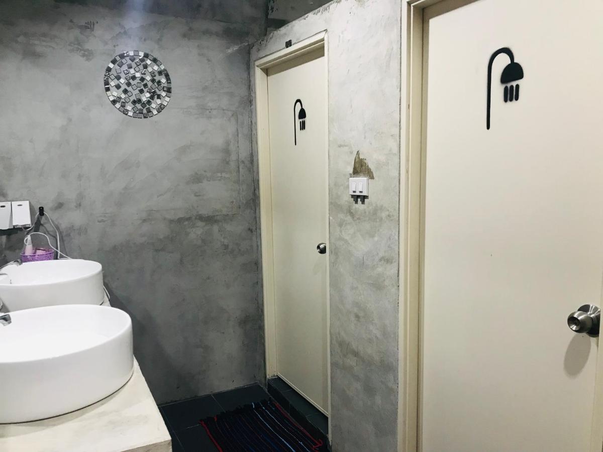 SupalakHouse Hostel Chiang Mai Bagian luar foto