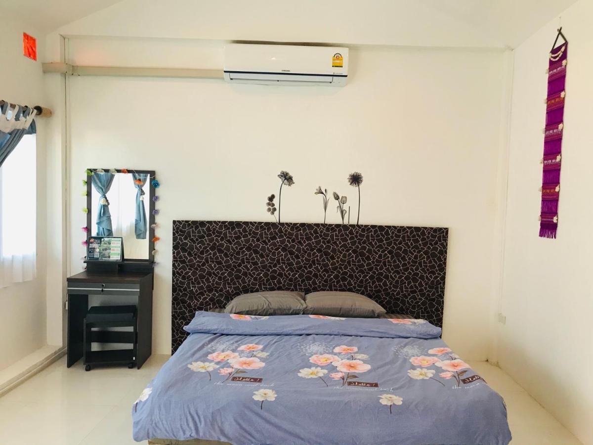 SupalakHouse Hostel Chiang Mai Bagian luar foto
